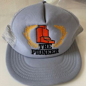TRUCKER snap back mesh hat vintage
